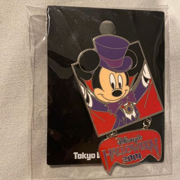 Disney Other - Disney 2001 halloween pin